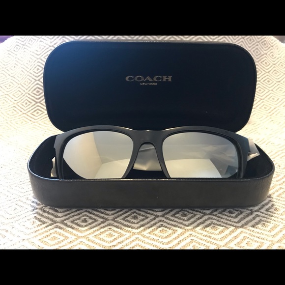 COACH New Unisex Black/Back Matte Sunglasses. - Picture 4 of 8